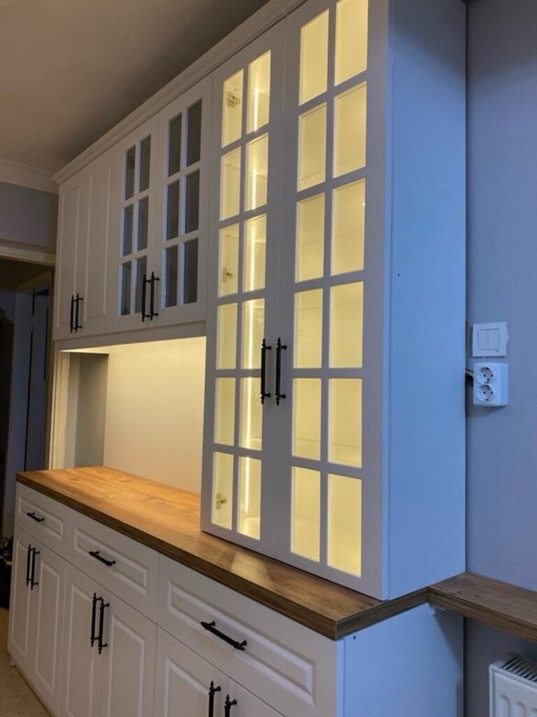 Cam Kapaklı Mutfak Dolabı – LED Işıklı Büfe Ünitesi - 3