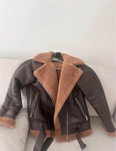 Pull&Bear marka yaka kol kürklü deri ceket