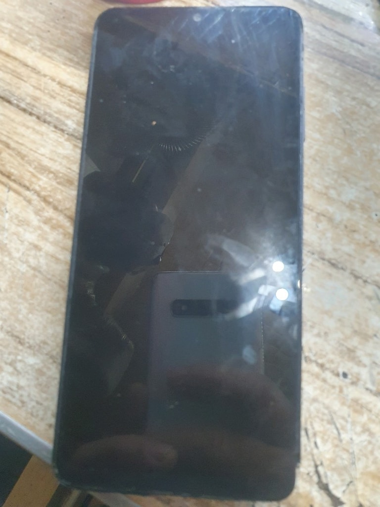 Samsung A06 128 6 ram - 2