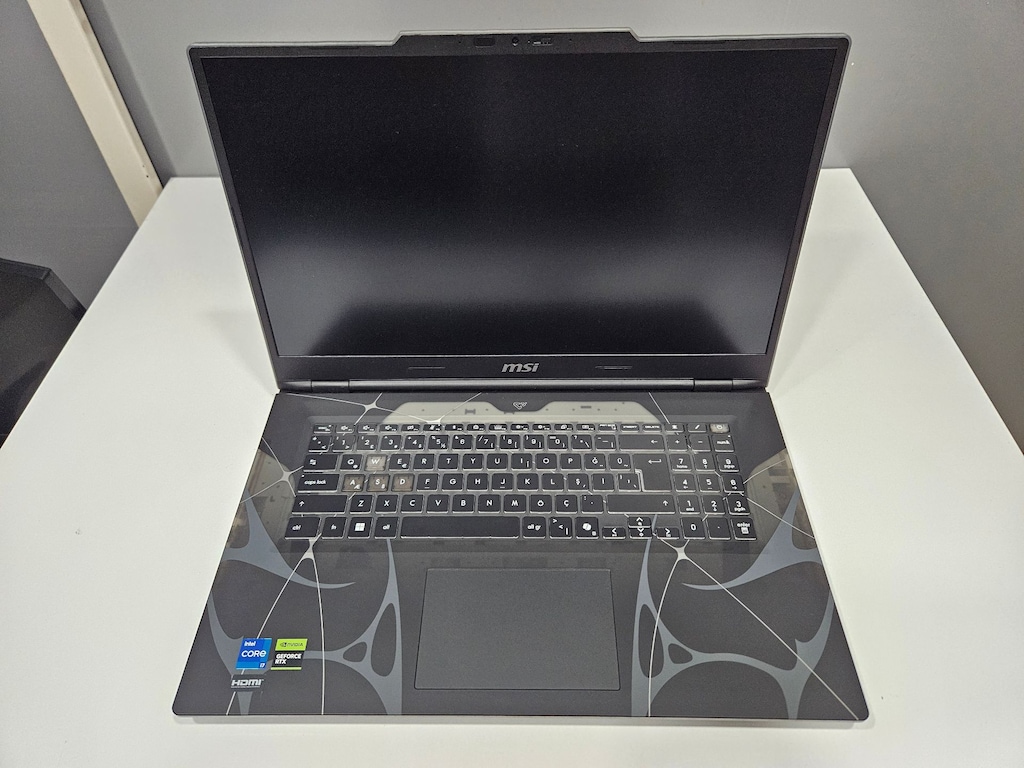 MSİ CYBORG İ7 13.NESİL + 32 GB RAM + RTX 5060 8 GB +21 AY GARANT - 3