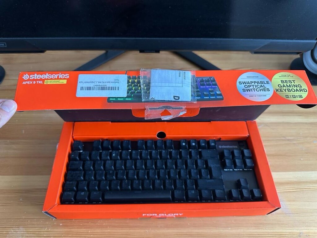 SteelSeries Apex 9 TKL RGB Optik Mekanik Gaming Klavye - 4