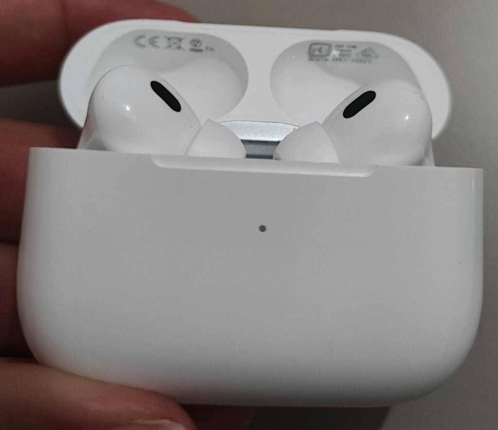 Apple airpods - 3