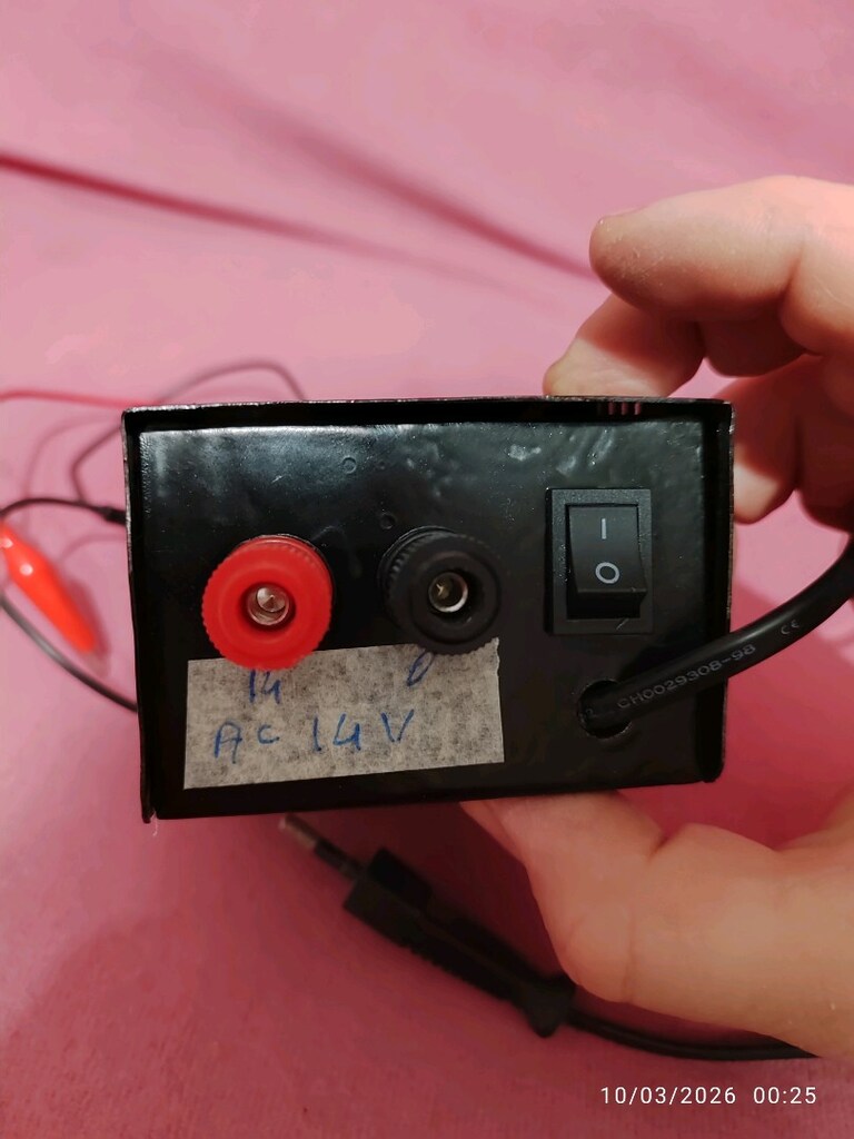 ayarlı1.3 15.5volt mak3amper göstergeli adaptör 900tl - 9