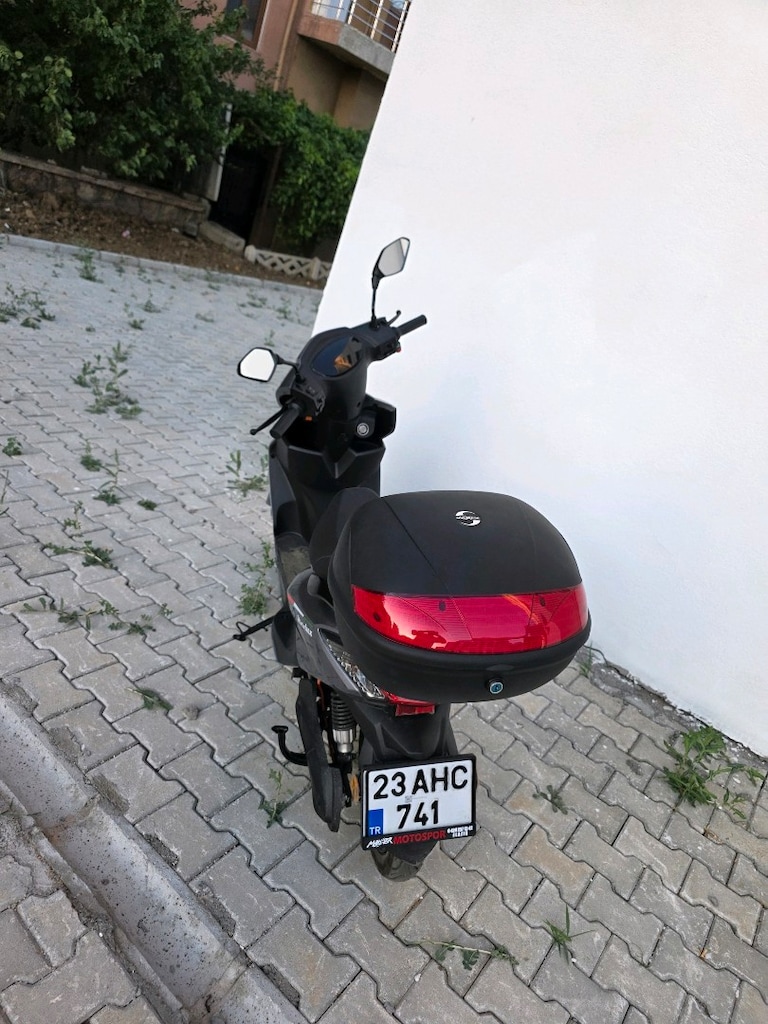 JELATİNLERİ ÜSTÜNDE - 2
