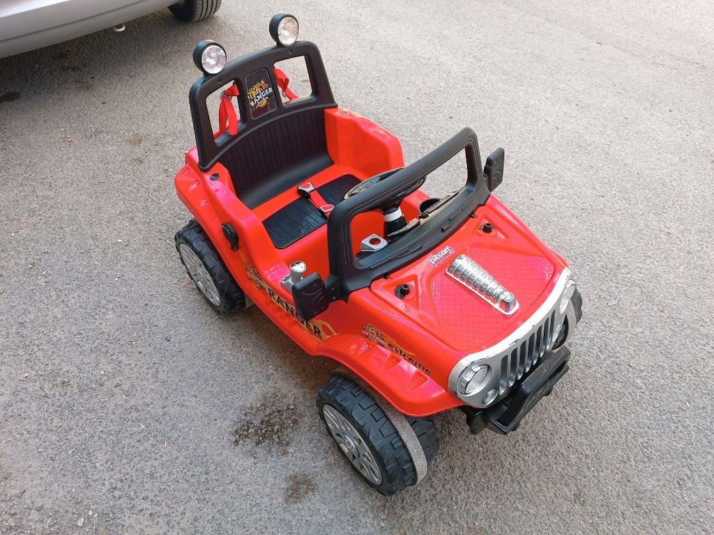 SAHİBİNDEN TERTEMİZ SIFIR AYARINDA AZ KULLANILMIŞ AKÜLÜ JEEP - 2
