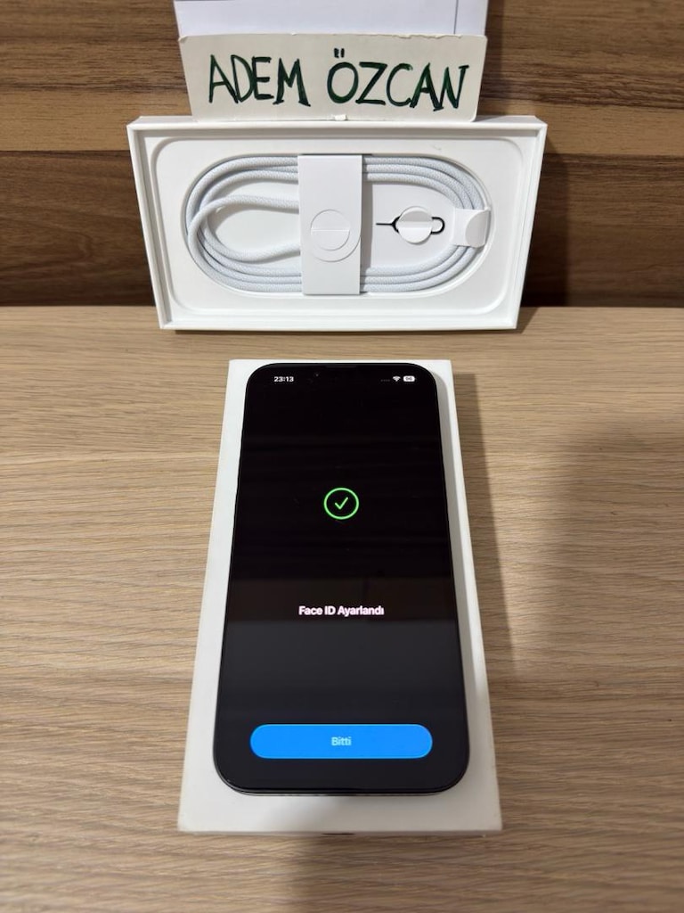 iPhone 16e / 128 GB / Siyah - 4