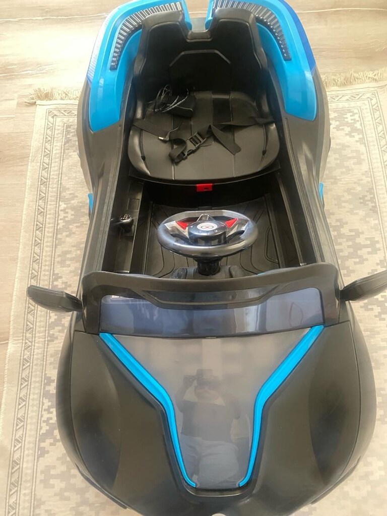 AKÜLÜ ARABA BMW İ8 Modeli - 2