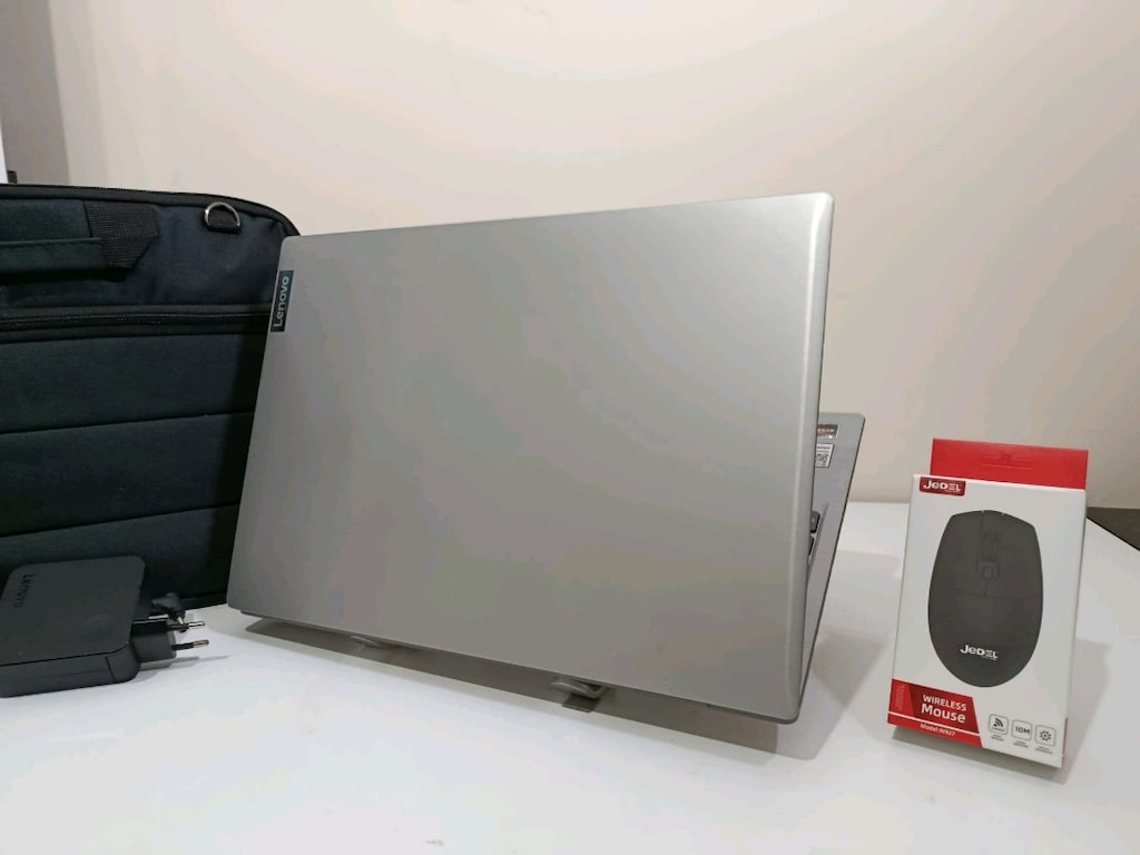 LENOVO RYZEN 3 İŞLEMCİLİ SAĞLIK TERTEMİZ LAPTOP - 9