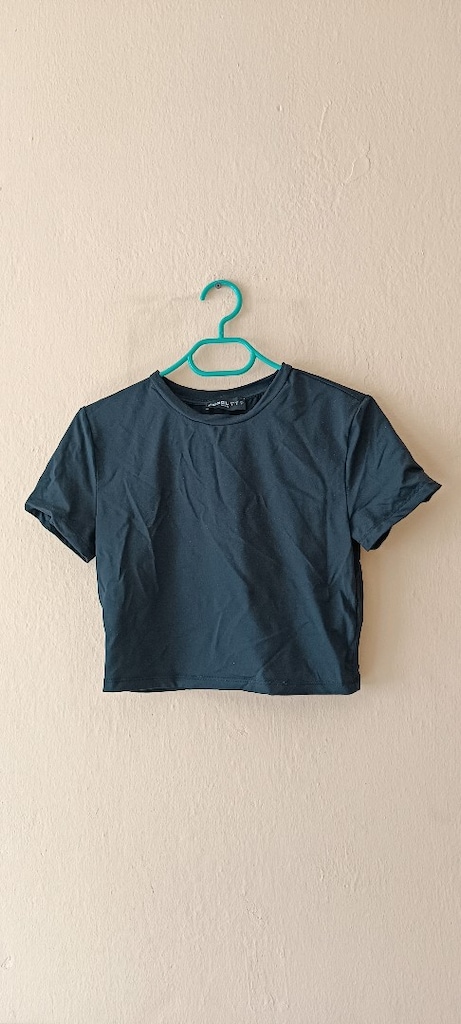 Siyah Kısa Kollu Crop Top