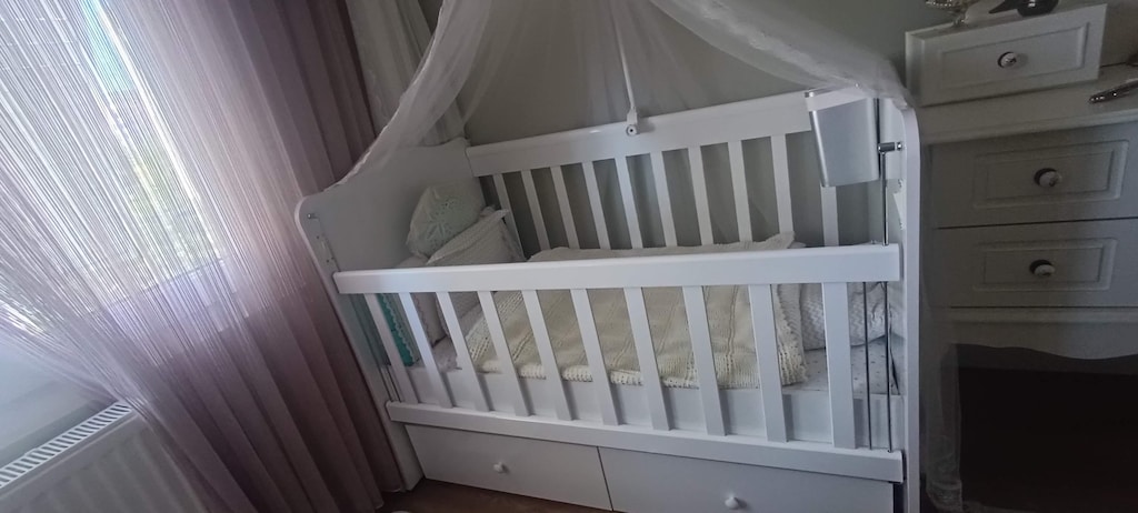 İki çekmeceli, Sallanan Bebek Yatağı ( büyük), kaliteli ahşap - 3