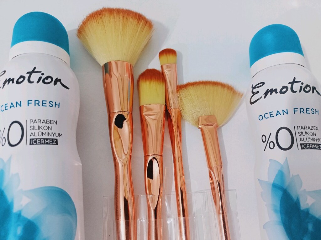 Deodorant ve Makyaj Fırça Seti - 2