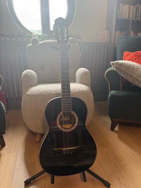 Satılık Klasik Gitar – Toledo LC3600 BK