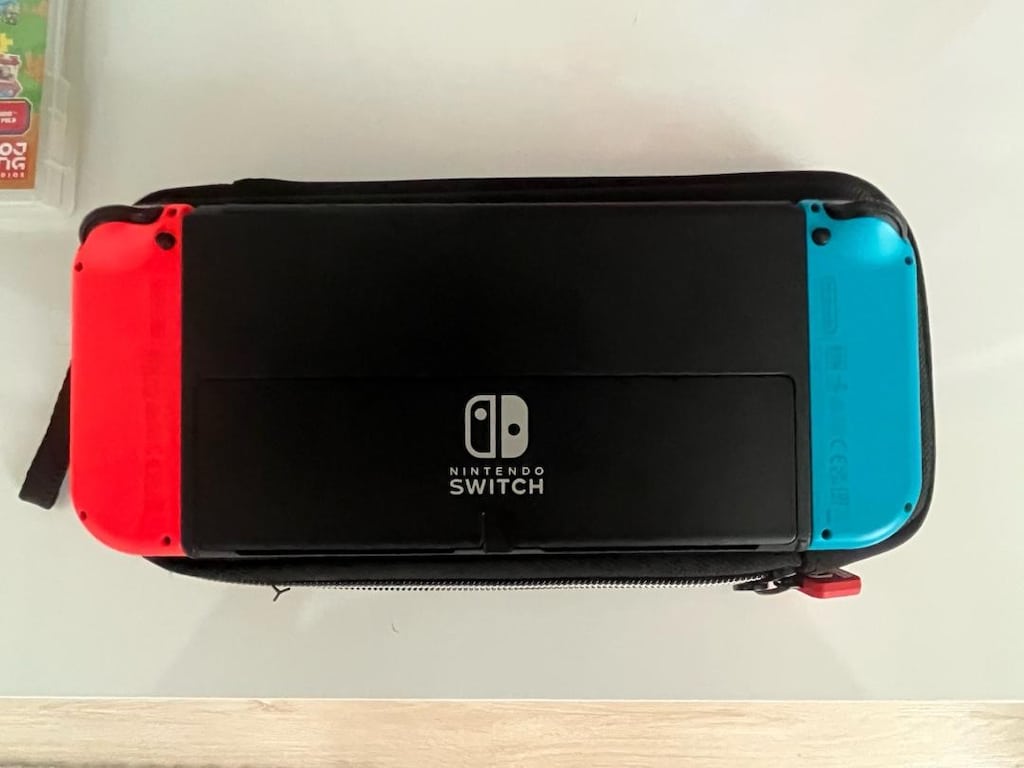 Kusursuz Switch OLED + Tam Kutu Aksesuar + 3 Fiziksel & 4 Dijital Oyun - 13