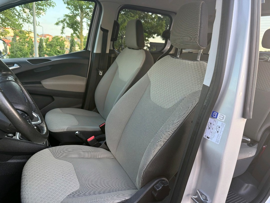 Ford Courier 2019 Değişensiz Boyasız 47000 km temiz Fatura Kesilecek - 14