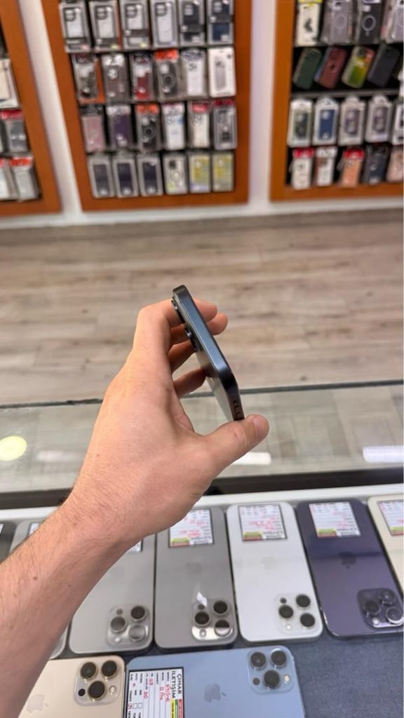 iPhone 15 Black 128GB - 2