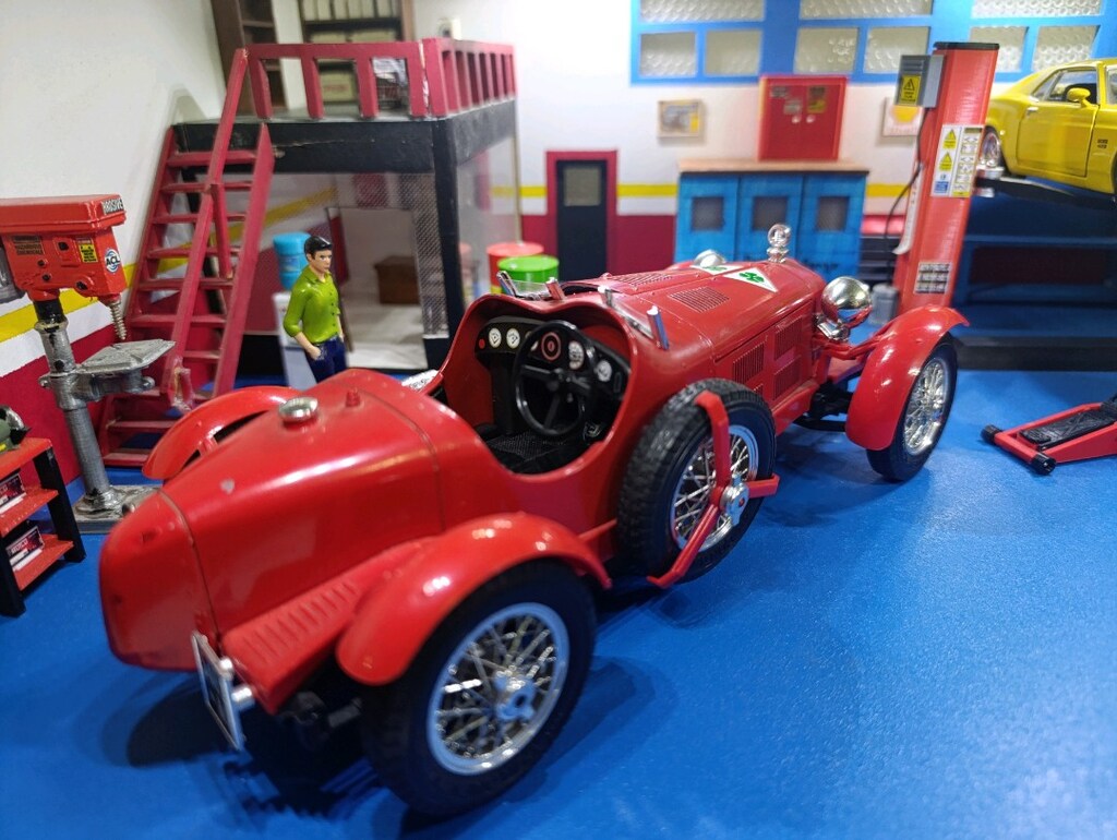 ALFA ROMEO MONZA 1934 BURAGO 1/18 - 4