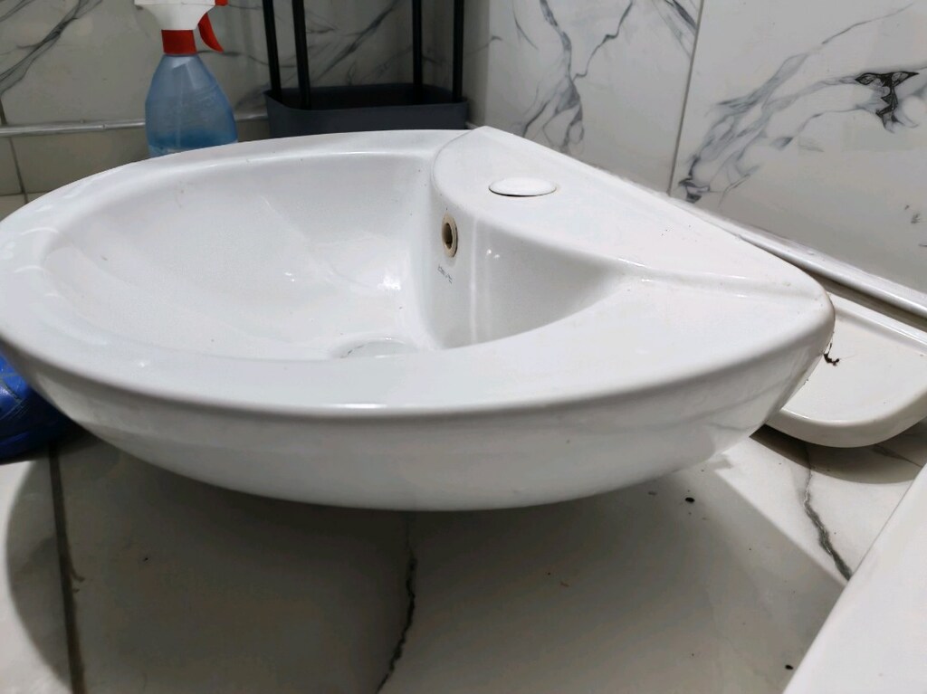 Tertemiz Porselen Banyo ve Tuvalet Lavabosu ve Rafları - 2