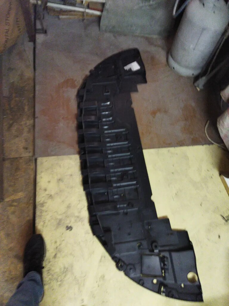 renault Megane ön tampon altı - 2
