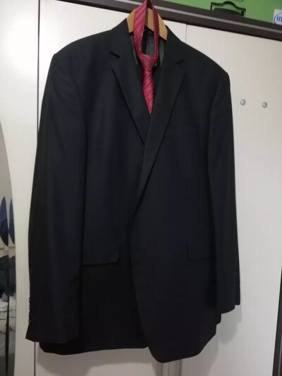KIĞLI SİYAH TAKIM ELBİSE, Pantolon paçası yapılmıştır.boy 108 ,52--54