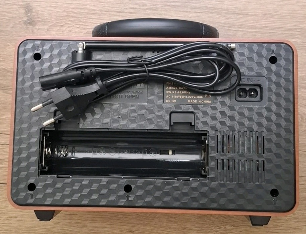 CARBOON M-112BT Nostaljik Bluetooth Radyo – Kutulu, Kumandalı, Hiç Kul - 5