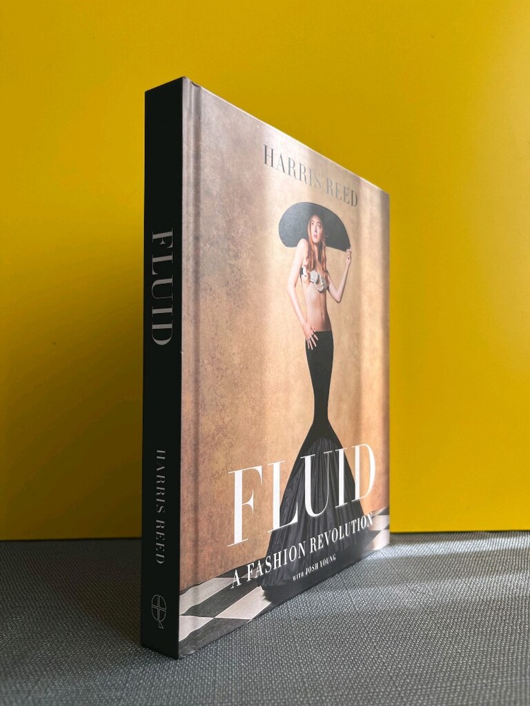 Fluid Fashion Revolution İngilizce Moda Sanat Giyim Kitap - 11