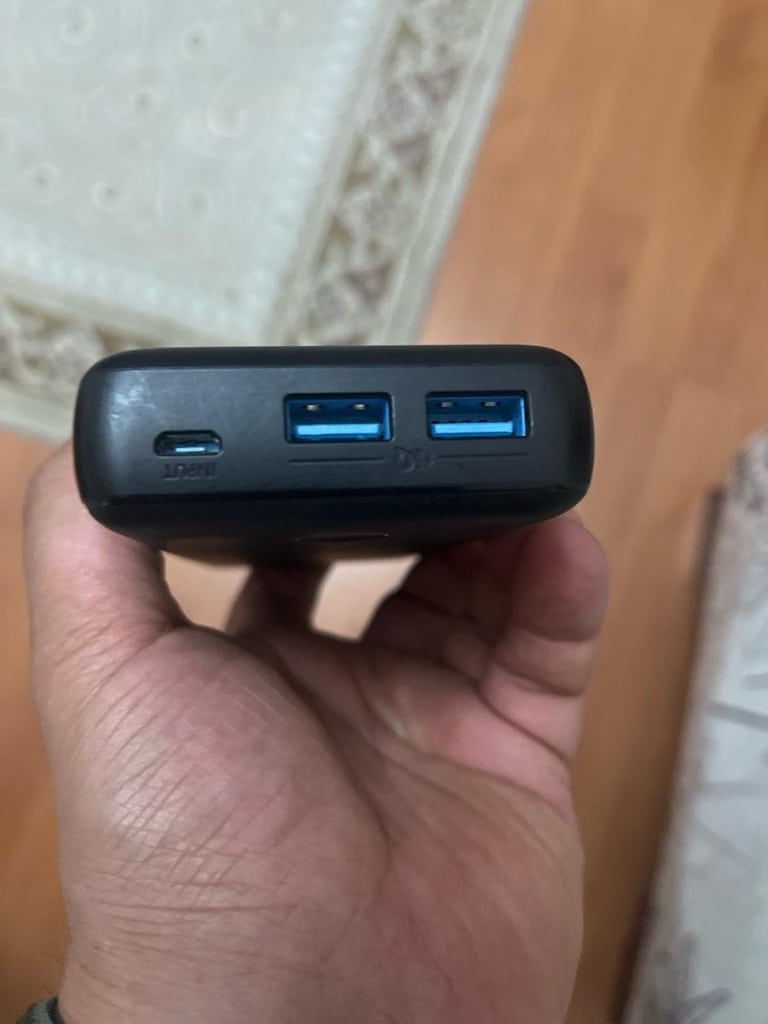 power bank anker 20bin mAh yenisi kadar temiz - 3