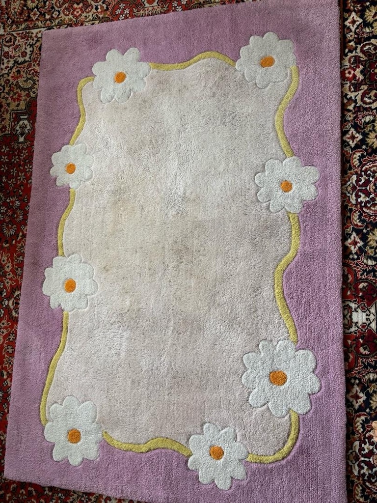 çilek çocuk halısı