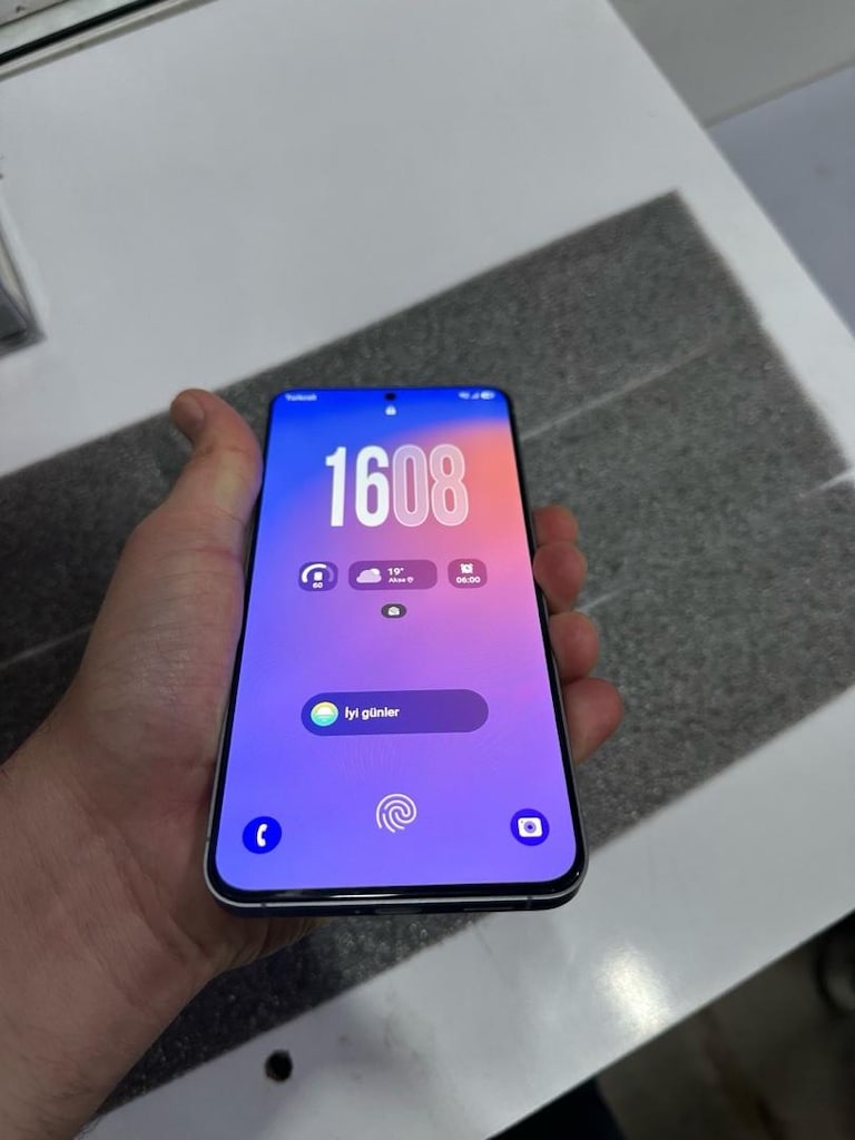 Samsung S25 Fe 256 GB 6 Aylık kusursuz - 3