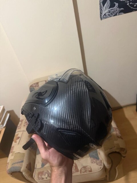 HJC F100 carbon kask