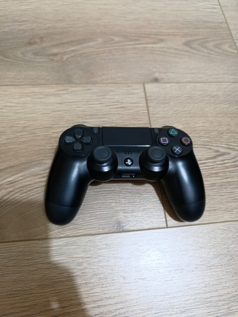 Tertemiz PlayStation 4 1Tb + 2 adet Kol - 3