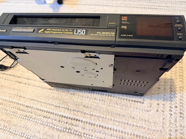 panasonic national NV-L150 HQ model VHS kaset çalar