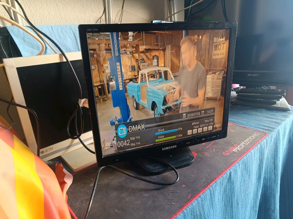 HDMI VGA Hoparlör Monitör& TV 19" süper - 9