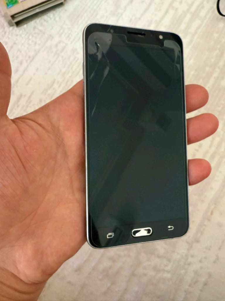 Samsung Galaxy j7 2016 - 4