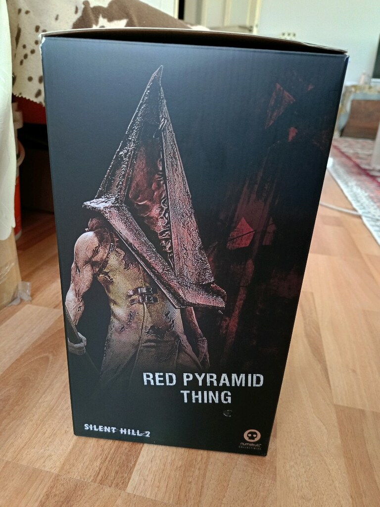 Numskull Silent hill 2 red pyramid thing figür - 4