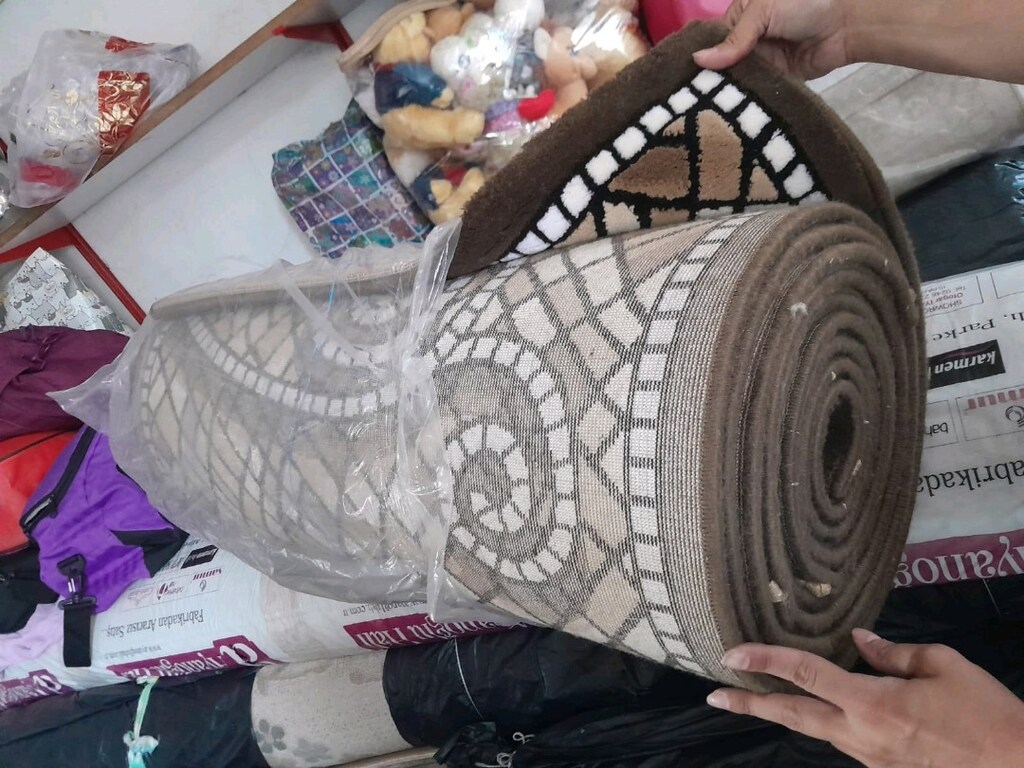 Sıfır halılar vardır 6 metrekare ve oda takımı halısı vardır - 2