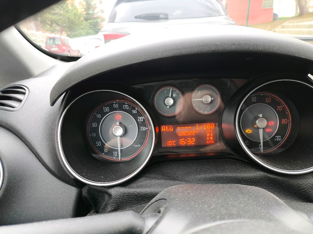 2013 1.4 Punto otomatik 109 binde en üst paket - 2