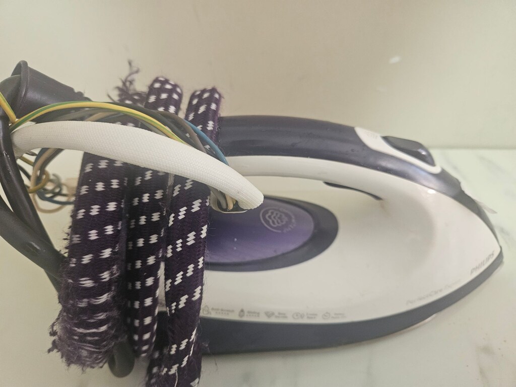 Philips GC9245 Buhar Kazanlı Ütü Ütü Kısmı - 4