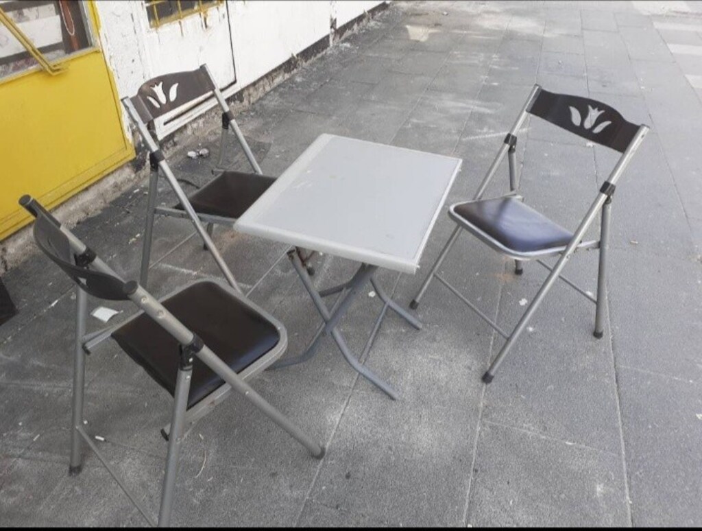 3 ADET KATLANIR SANDALYE VE KATLANIR MİNİ MASA TEMİZ SAĞLAM - 7