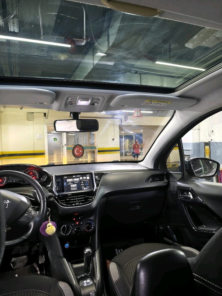 Peugeot 208 2015 MODEL CAM TAVANLI Tum ağır bakımları yapılmış temiz - 16