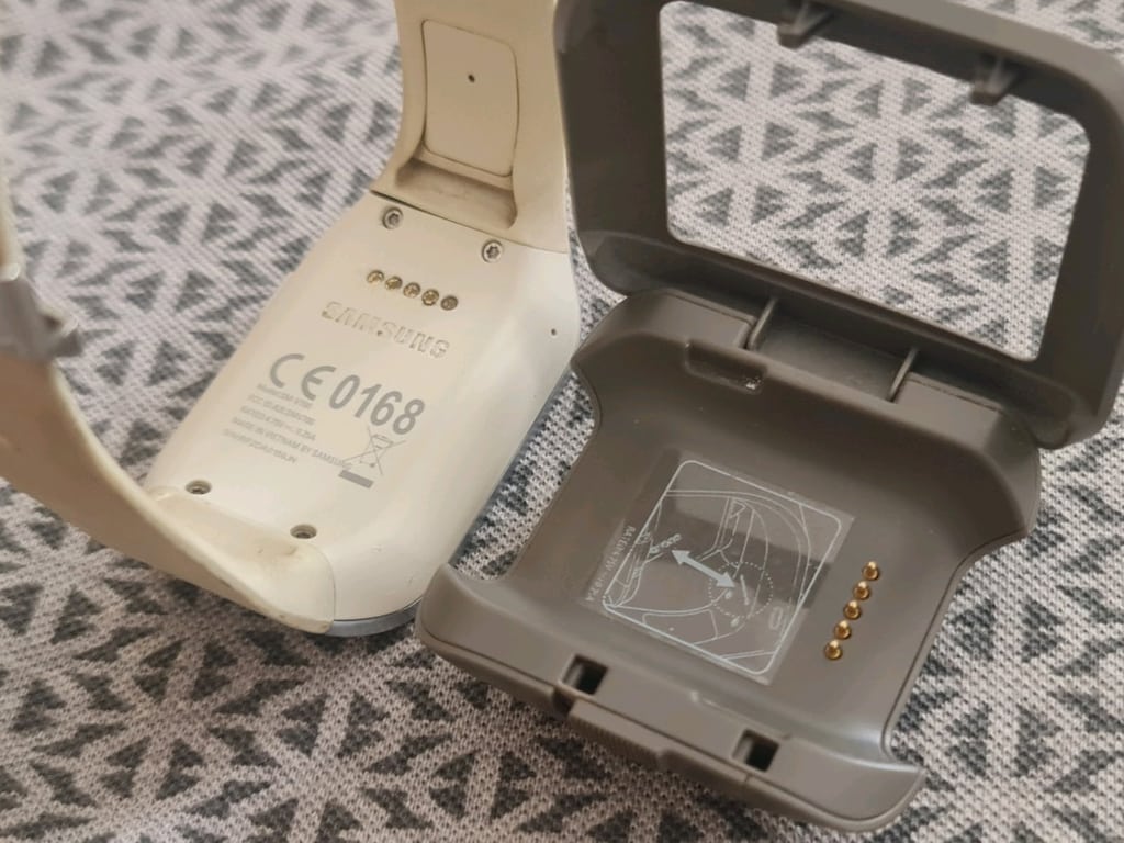 Sıfır gibi orjinal samsung gear kameralı akıllı kol saati - 6