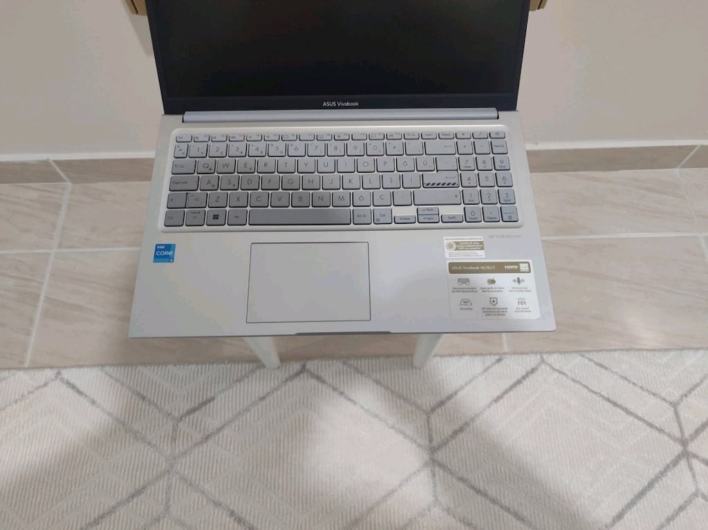 Asus VivaBook i3 13.Nesil Sıfır Gibi 8Ay+1yıl Garanti 8Ram 512ssd - 2