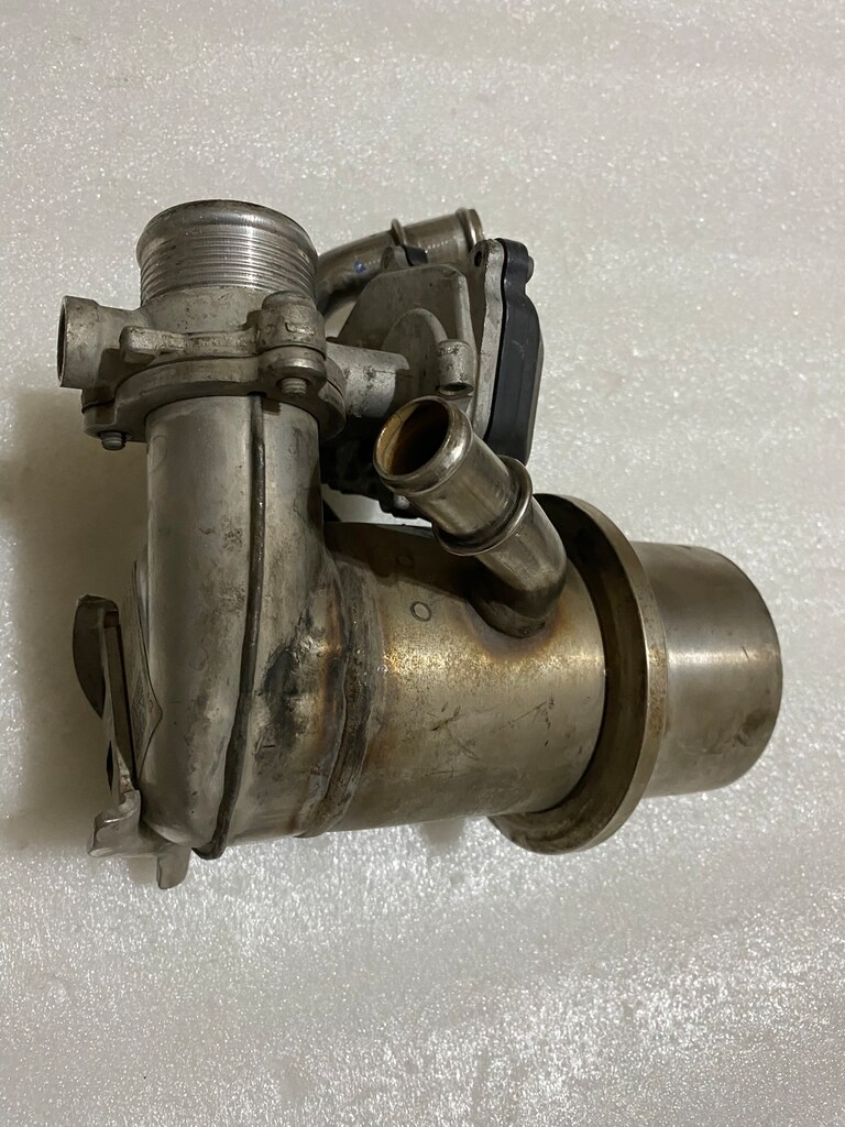 VW EGR valf soğutucu 04L131501C/ 04l131512D - 4