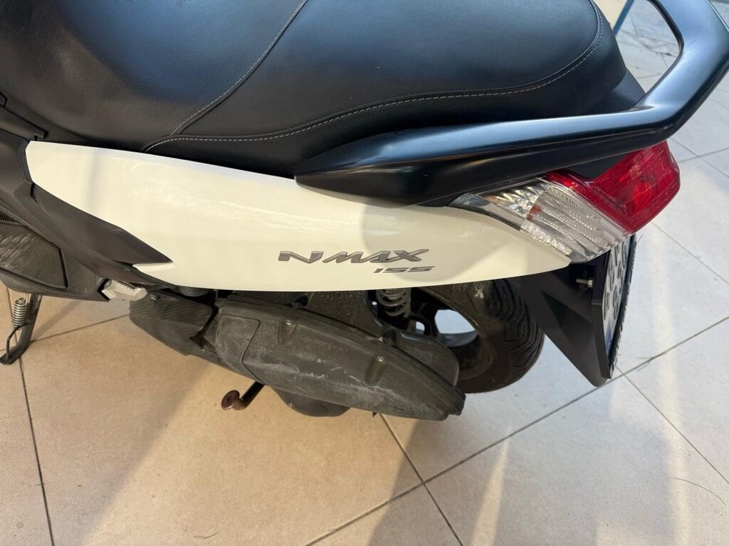 Yamaha nmax 155 - 6