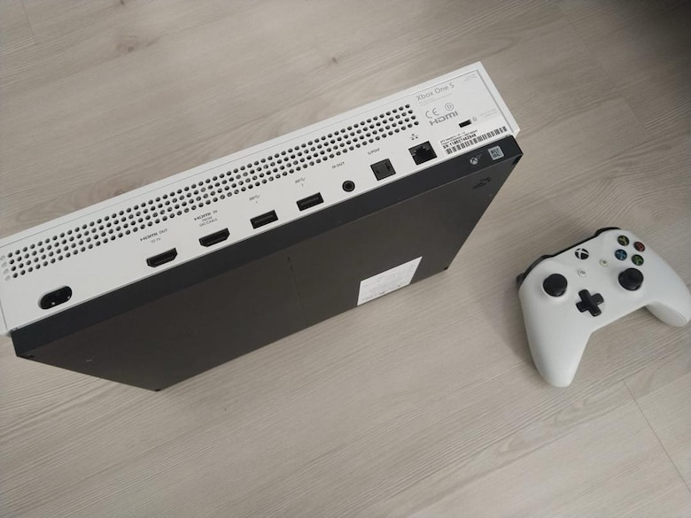 Xbox one s 1 tb temiz tek kol ACİL İHTİYACTAN SATILIK - 2