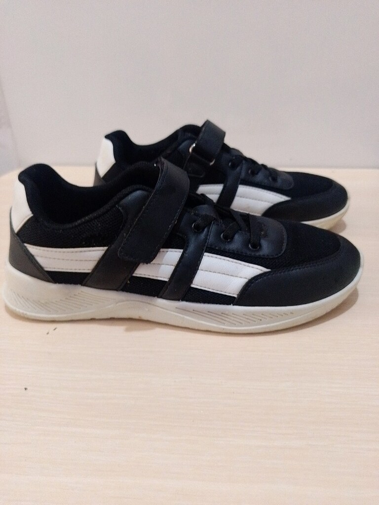 Unisex Sneaker - 3
