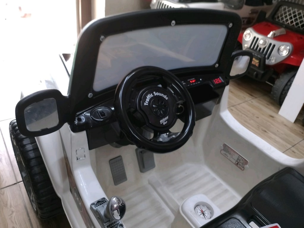 İNCİ AKÜLÜ ARABA 12V KUMANDALI CİFT KİSİLİK JİP - 10