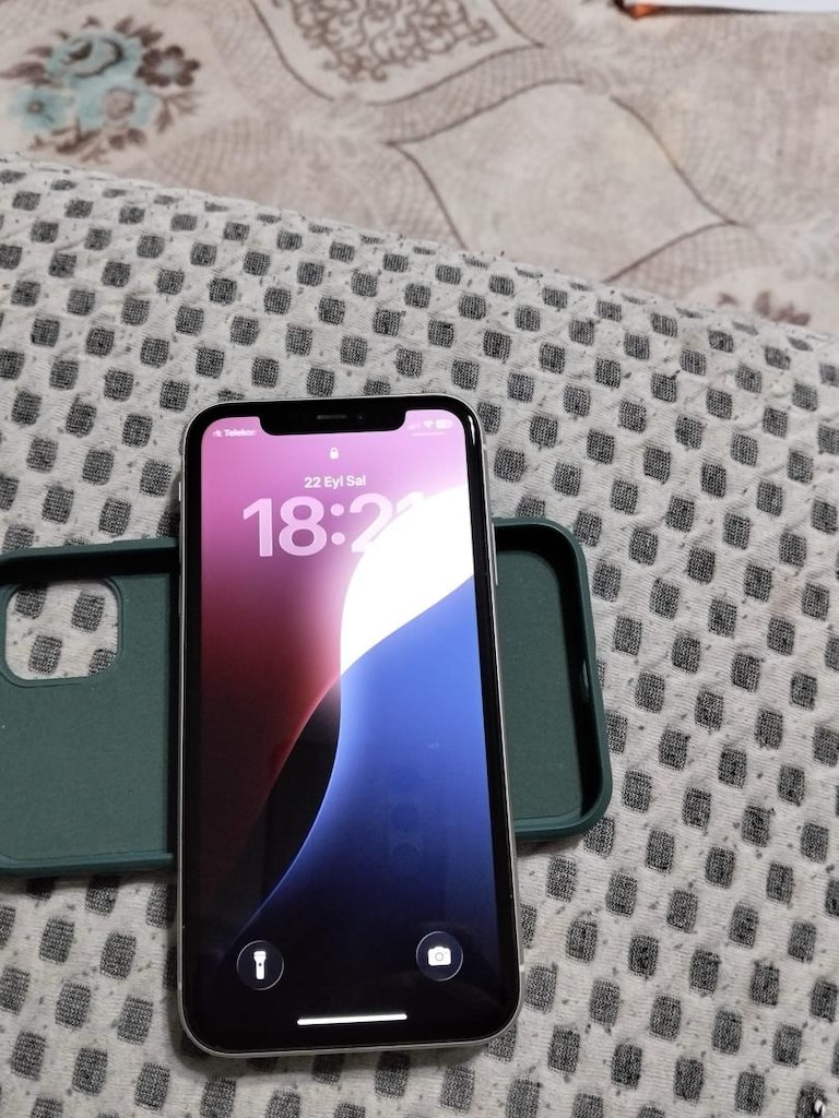 iPhone 11 - 4