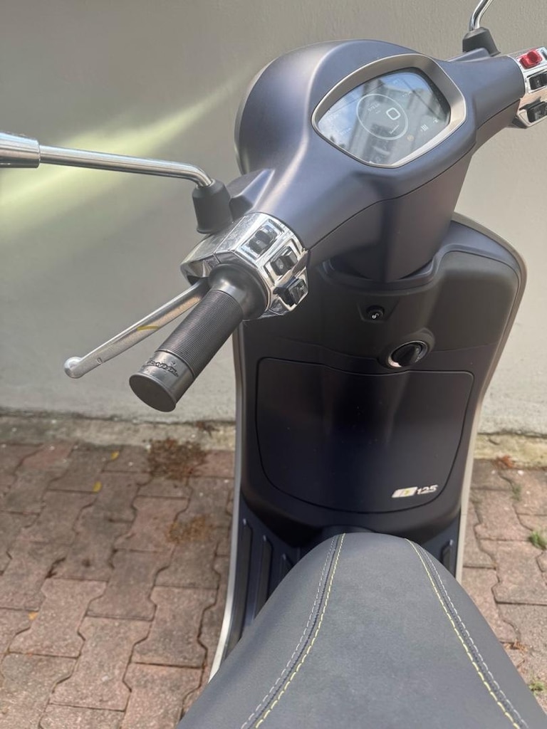 VESPA PRIMAVERA 125 Tech - 4