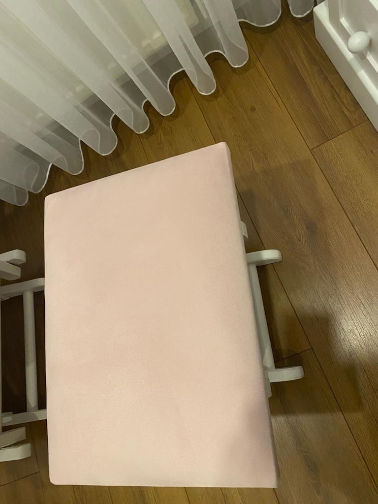 sallanan emzirme koltuğu ve ayaklık