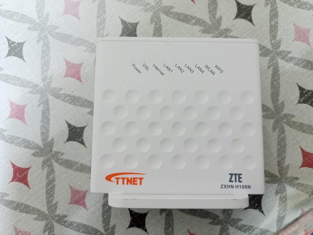 ZTE ZXHN H108N ADSL MODEM - 3